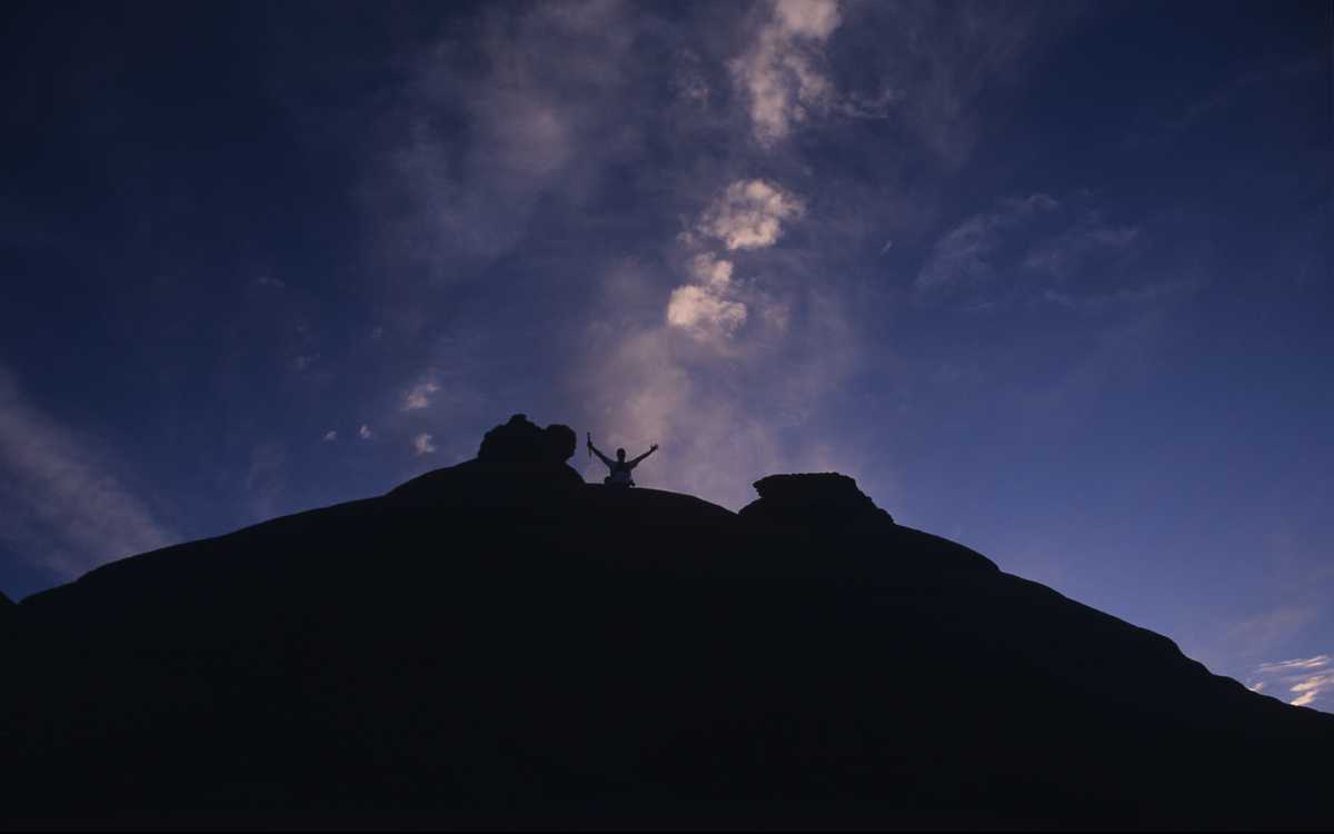 本遏制他们通过这种违规方式购房